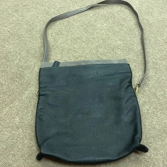 Black & Gray Crossbody Purse - Picture 2 of 7